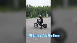 F18 DIRTBIKE Springen